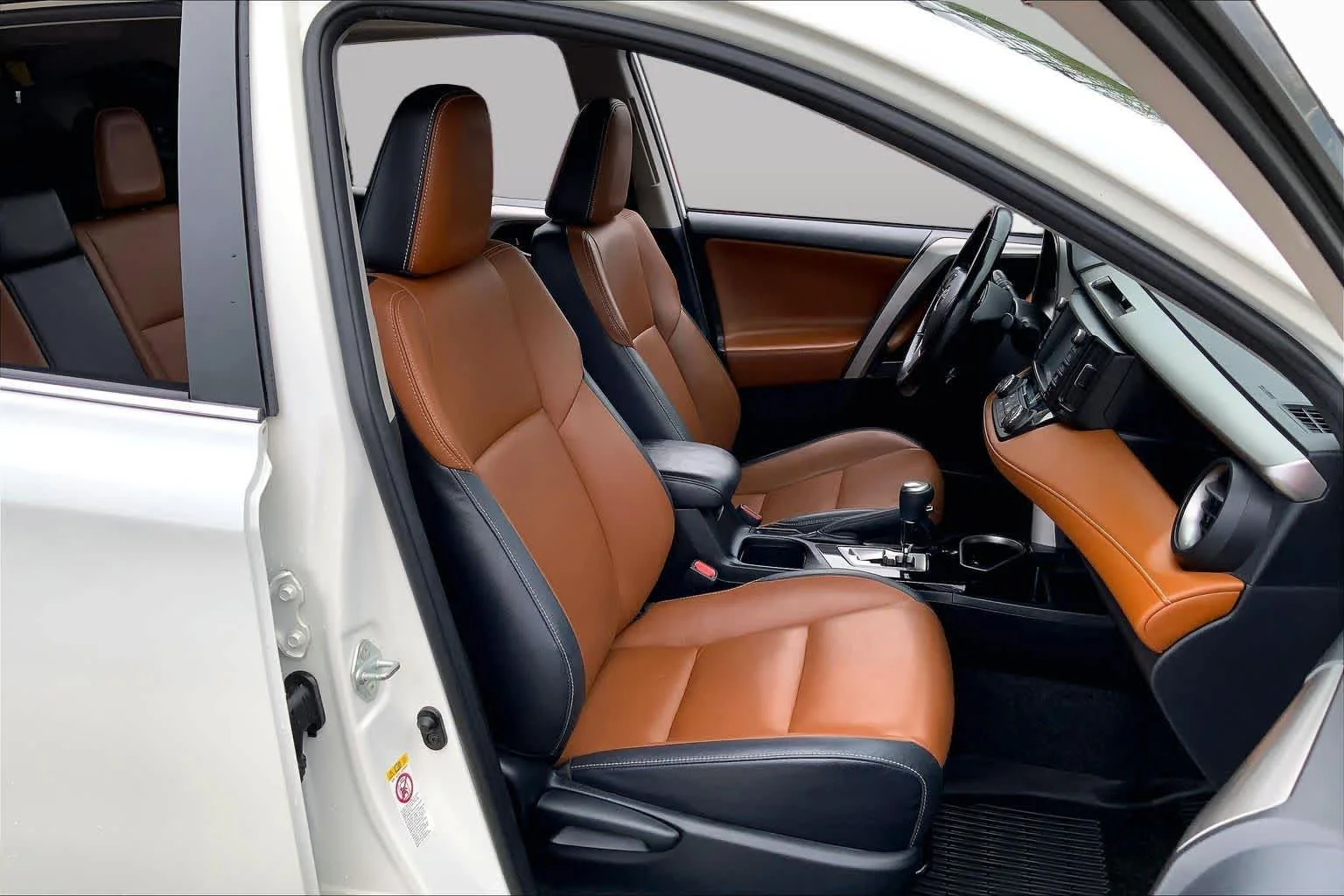 Used 2018 Blizzard Pearl Toyota Limited image 8