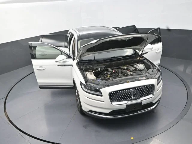 Used 2022 White Lincoln Reserve image 40