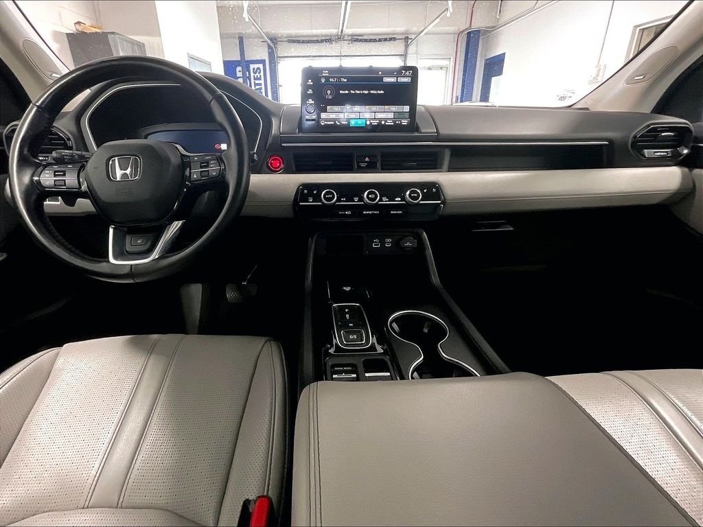 Used 2023 Silver Honda Elite image 22