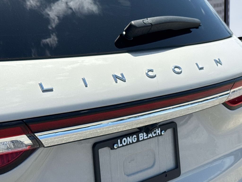 Certified Used 2022 Pearl Metallic Lincoln Standard image 10