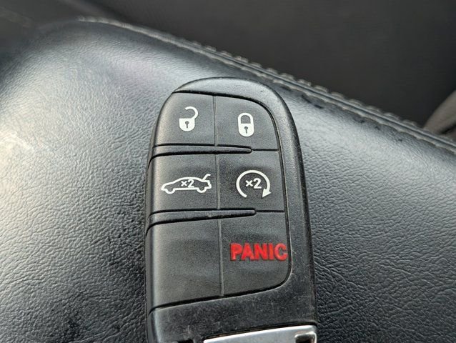 Used 2022  Dodge SXT image 27