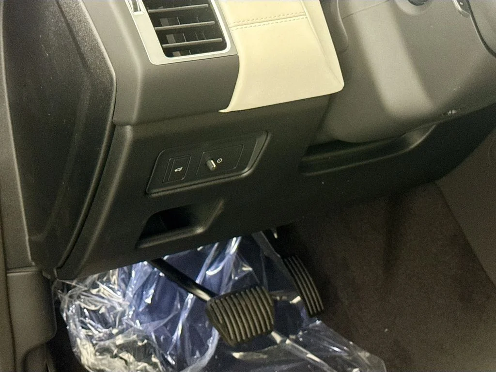New 2026 Carpathian Grey Land Rover S image 10