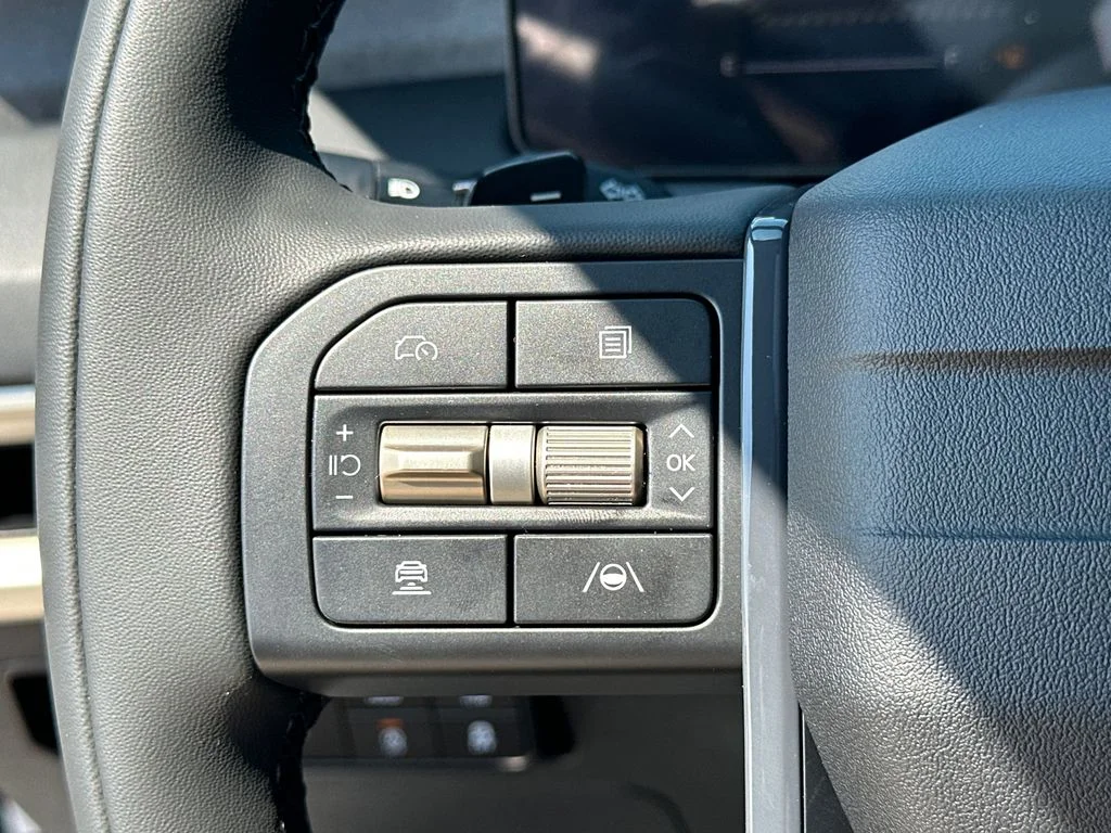 New 2027 White Kia S image 27