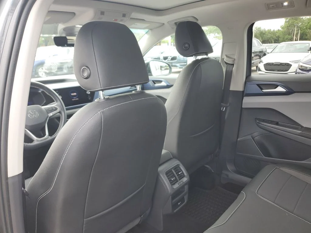 Used 2024 Gray Volkswagen 1.5T SE image 17