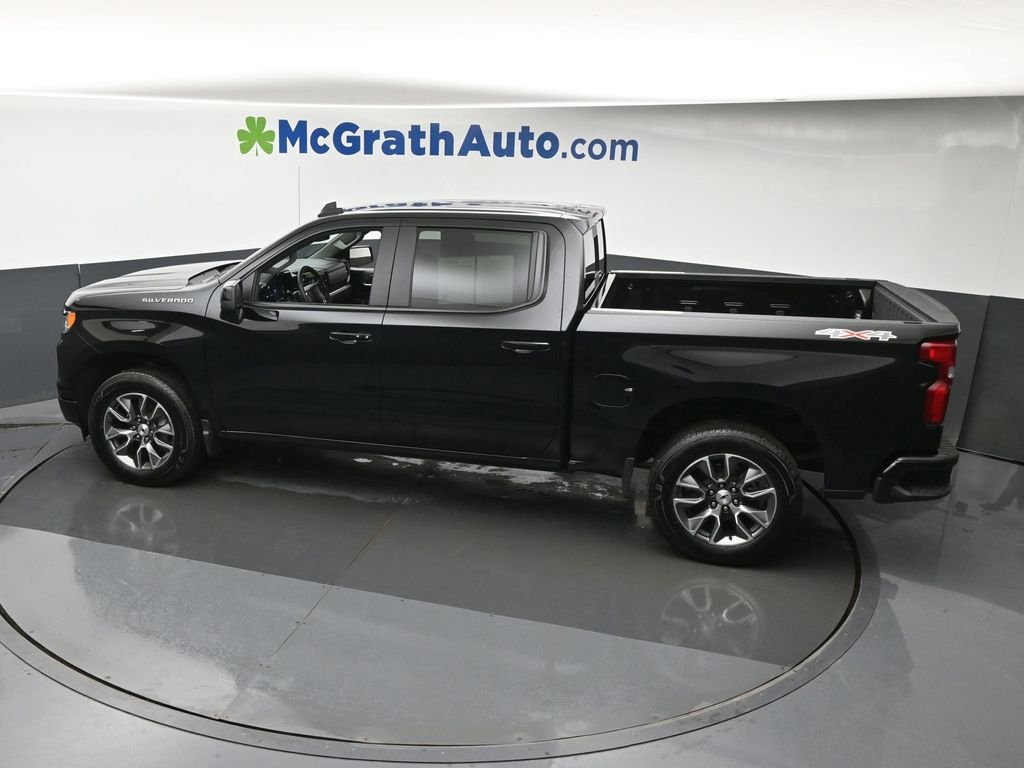 Used 2025 Black Chevrolet RST image 22