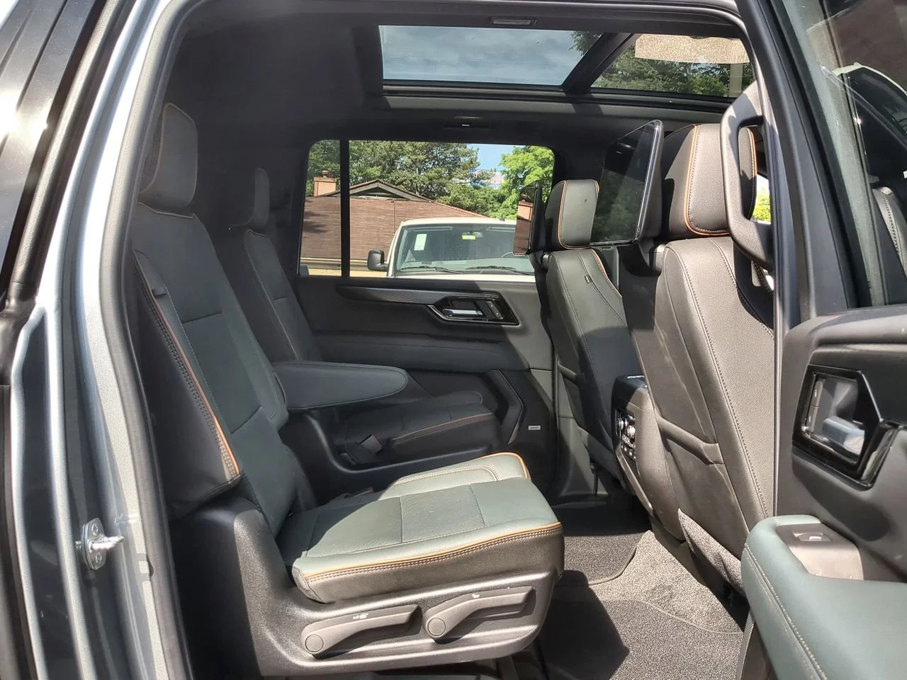 New 2026 Sterling Metallic GMC AT4 image 28