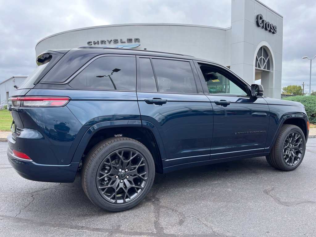 New 2027 Fathom Blue Pearl-Coat Paint Jeep Summit image 43
