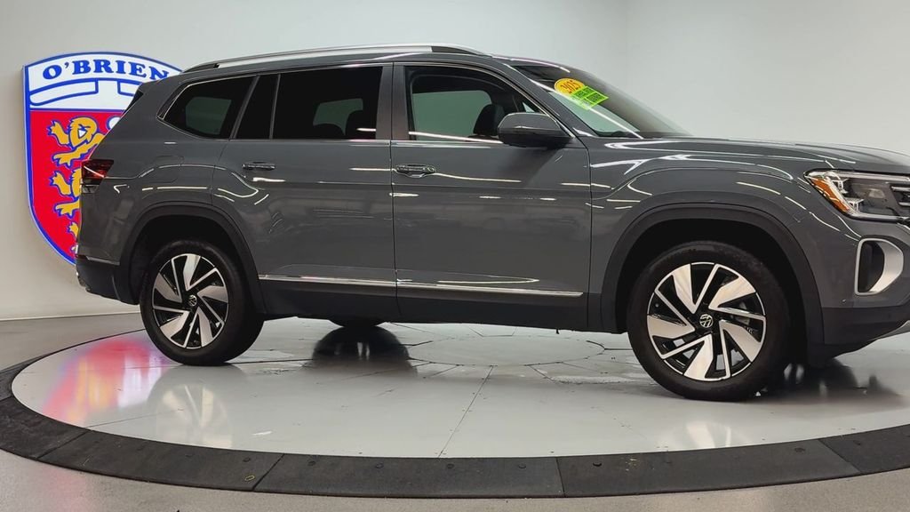 Used 2025  Volkswagen 2.0T SEL image 3