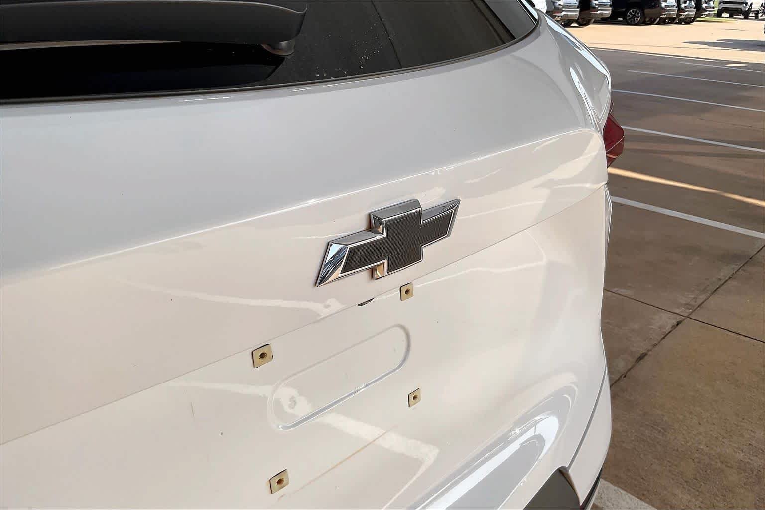 Used 2021 SUMMIT WHITE Chevrolet LT image 29