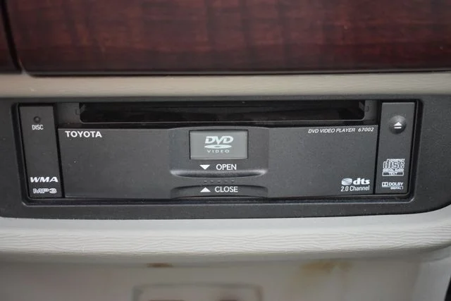 Used 2012 White Toyota Limited image 34