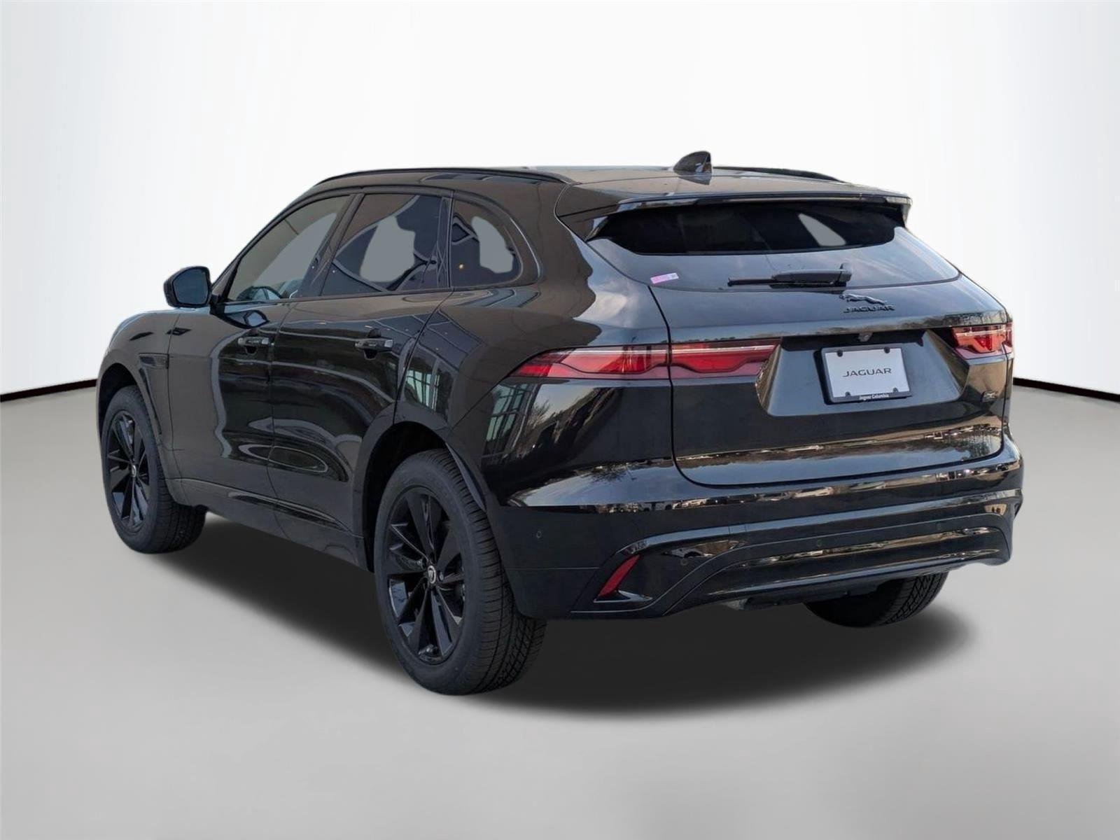 Used 2026 Santorini Black Metallic Jaguar R-Dynamic S image 7