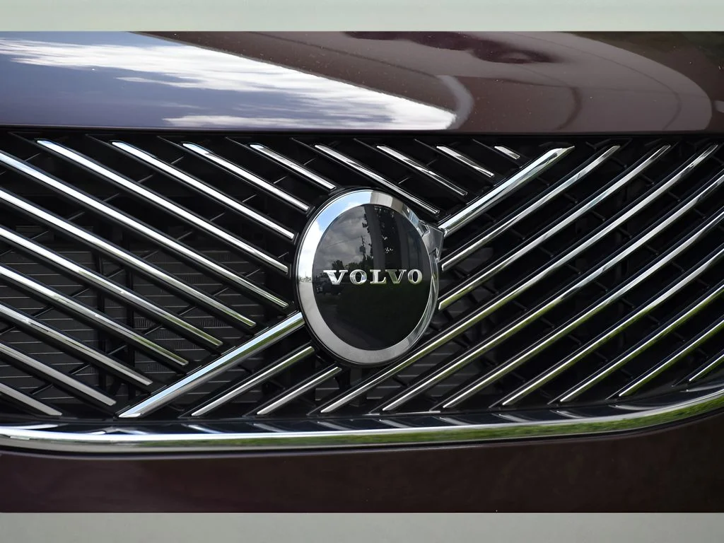 Used 2026 Mulberry Red Metallic Volvo Core image 11