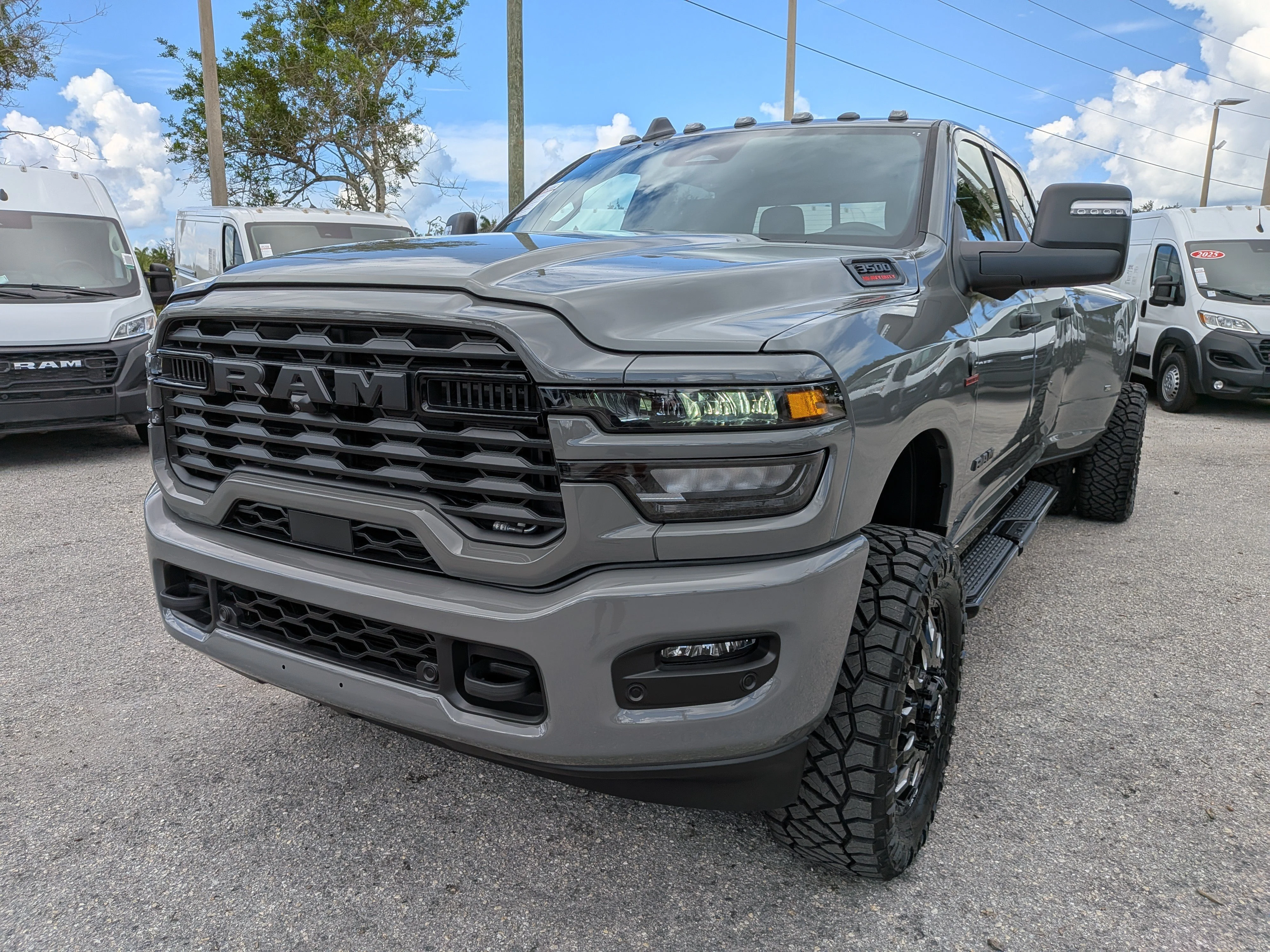 New 2026 Ceramic Gray Clear-Coat Exterior Paint RAM Big Horn image 9