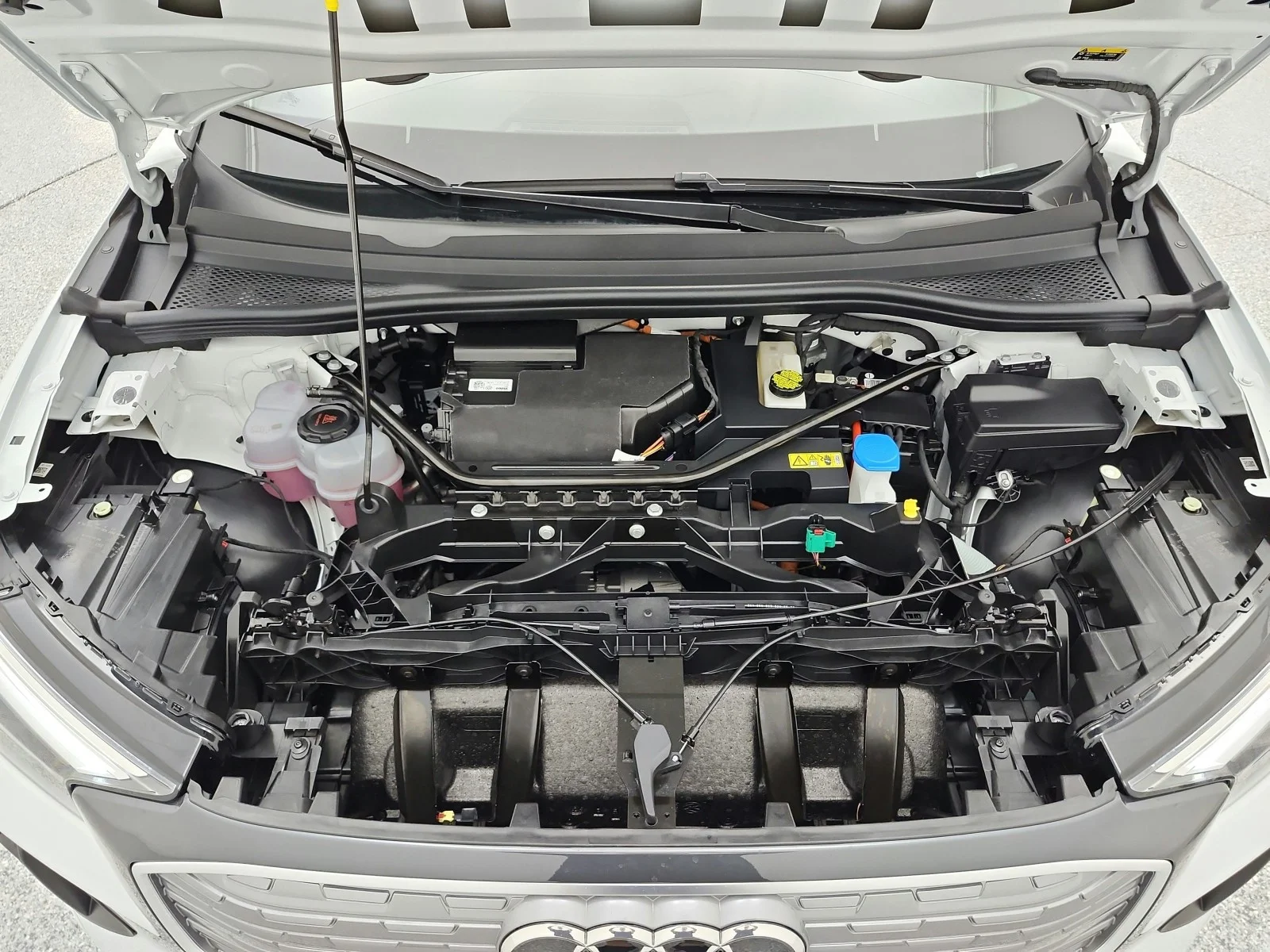 Used 2023 Glacier White Metallic Audi Premium Plus 40 RWD image 16