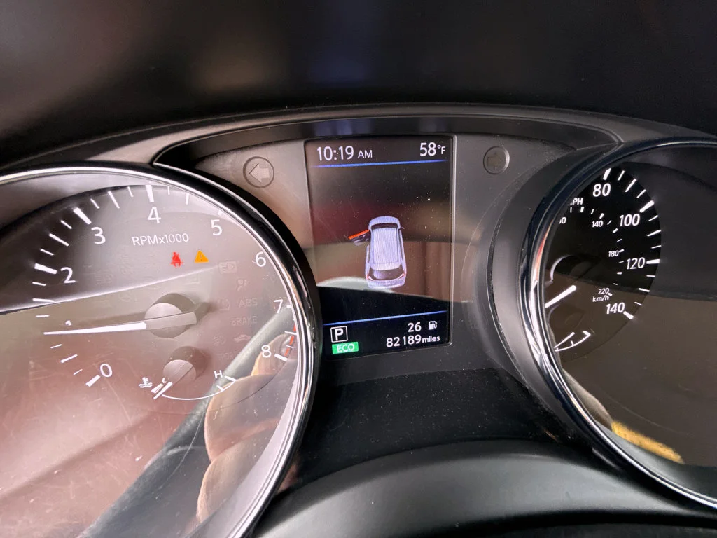 Used 2018 White Nissan SL image 20