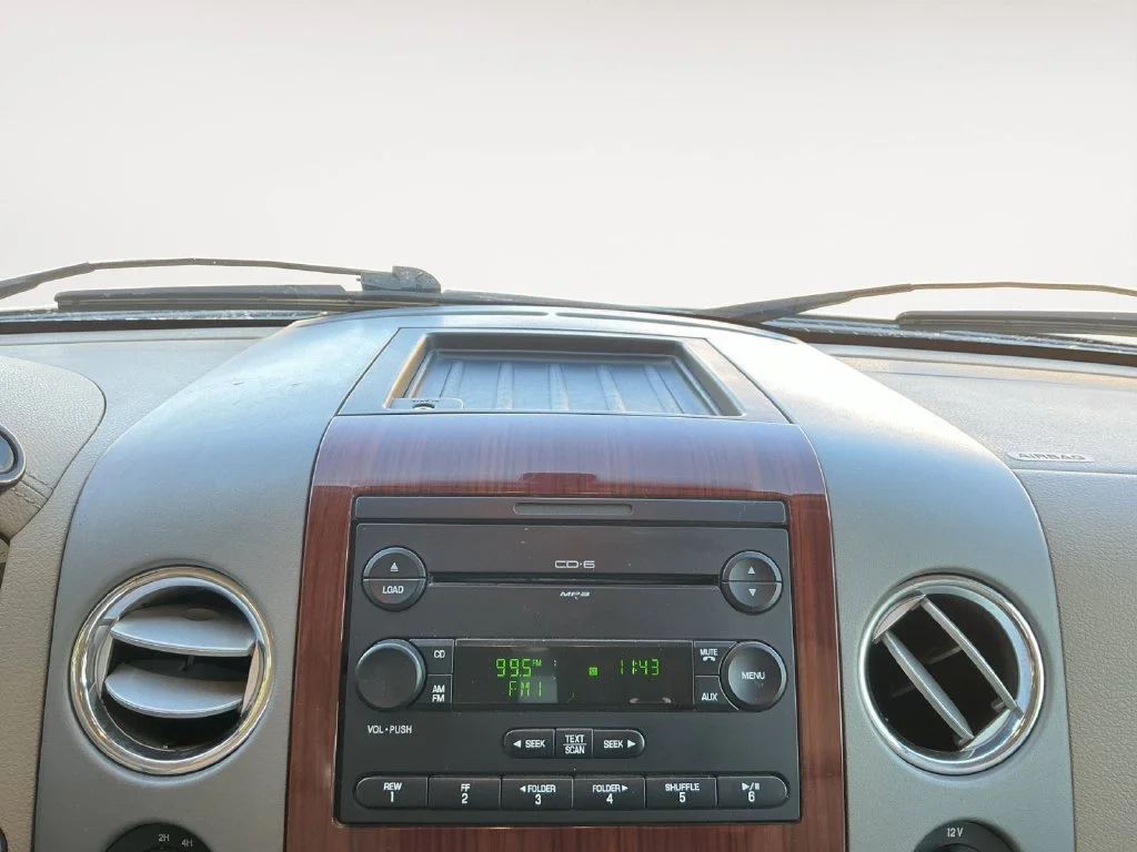 Used 2007 White Ford Lariat image 20