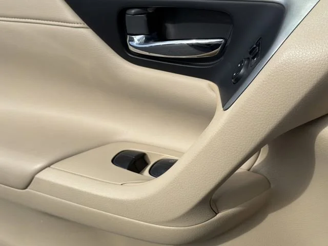Used 2015  Nissan 2.5 SV image 20