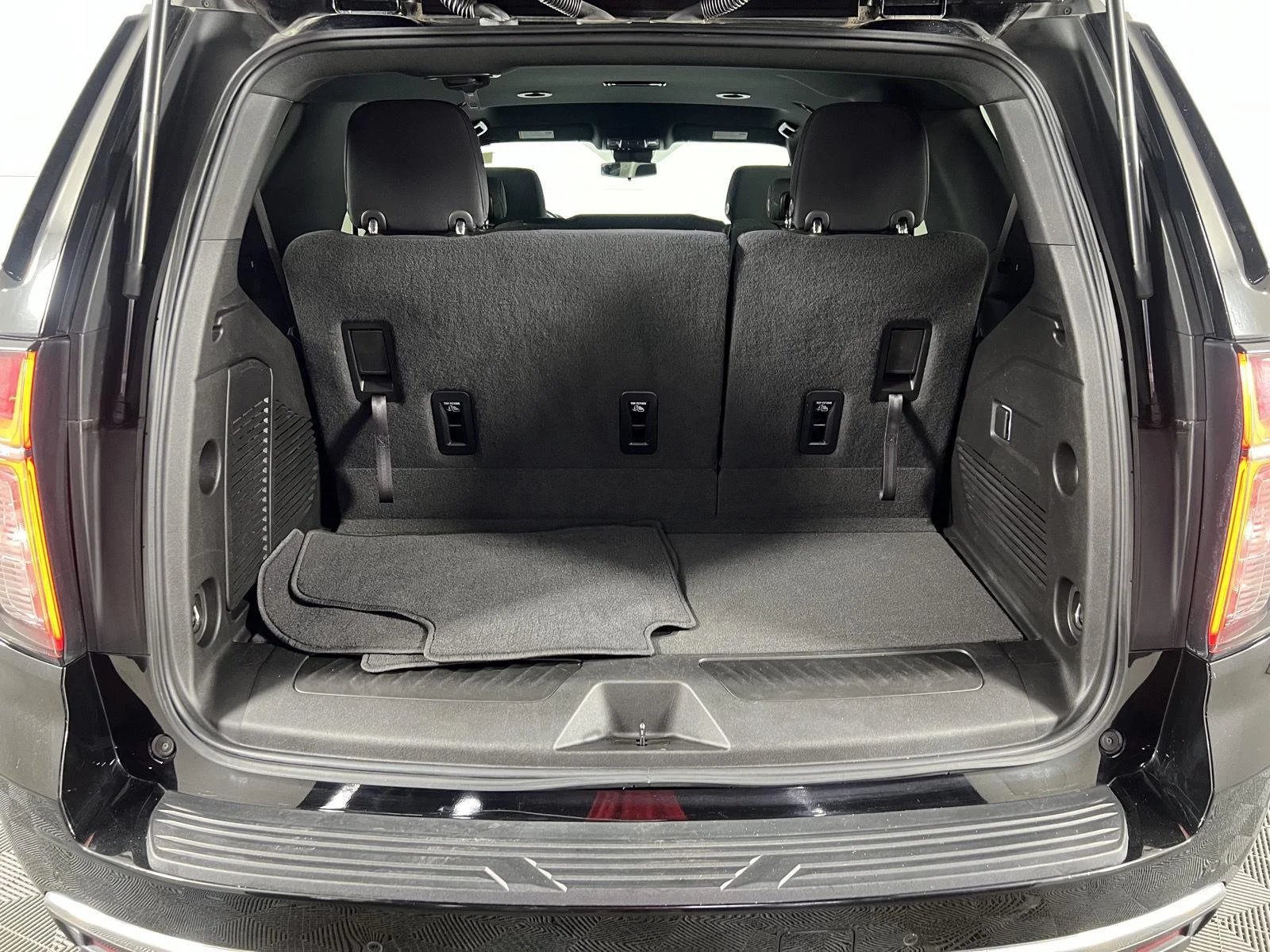 Used 2023 Black Chevrolet LS image 9