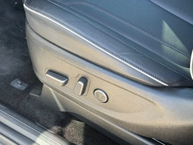 Used 2025 Graphite Hyundai XRT image 17