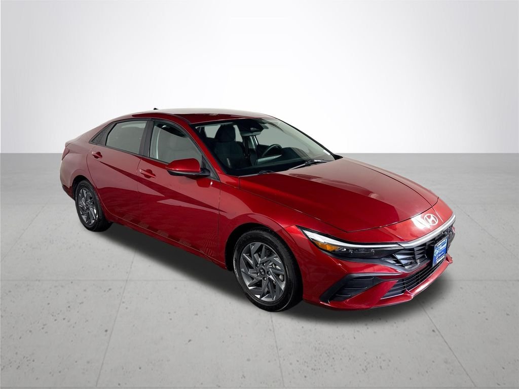 Used 2024 Red Hyundai SEL image 4