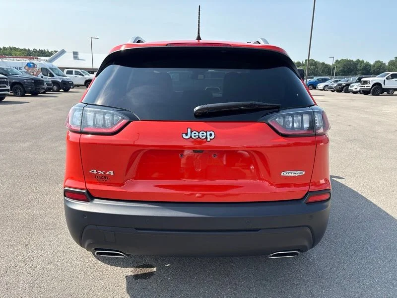 Used 2021 Orange Jeep Latitude Lux image 4