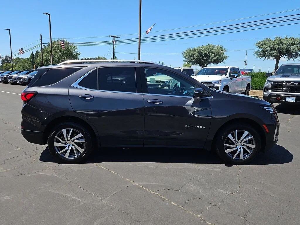 Used 2022 Iron Gray Metallic Chevrolet Premier image 7