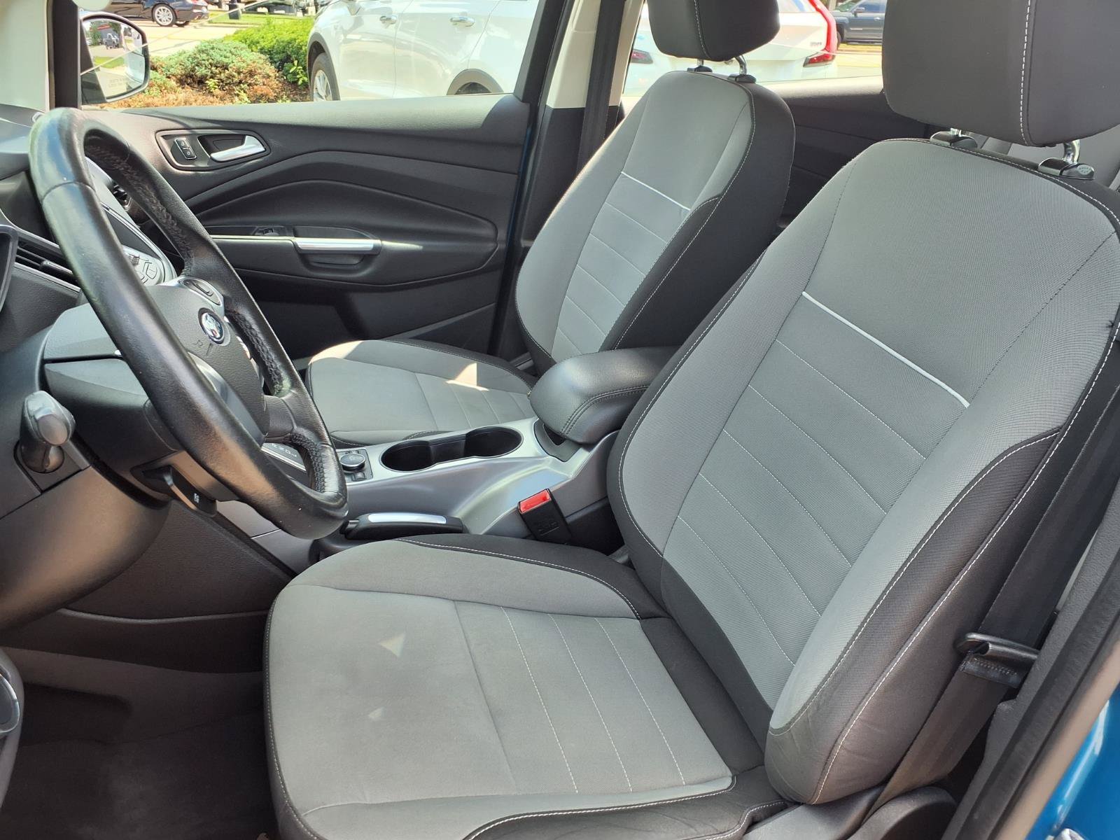 Used 2013 Blue Candy Metallic Tinted Clearcoat Ford SE image 4