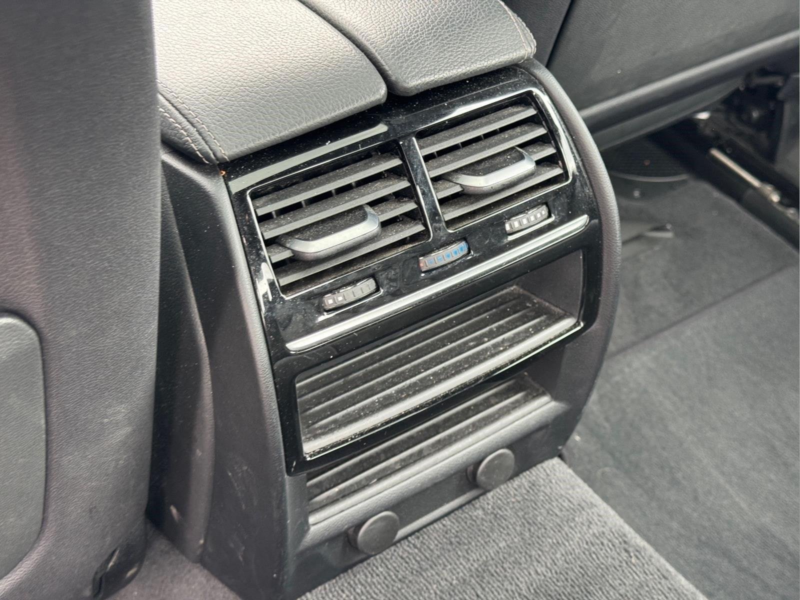 Used 2019 Black Sapphire Metallic BMW 530e iPerformance image 15