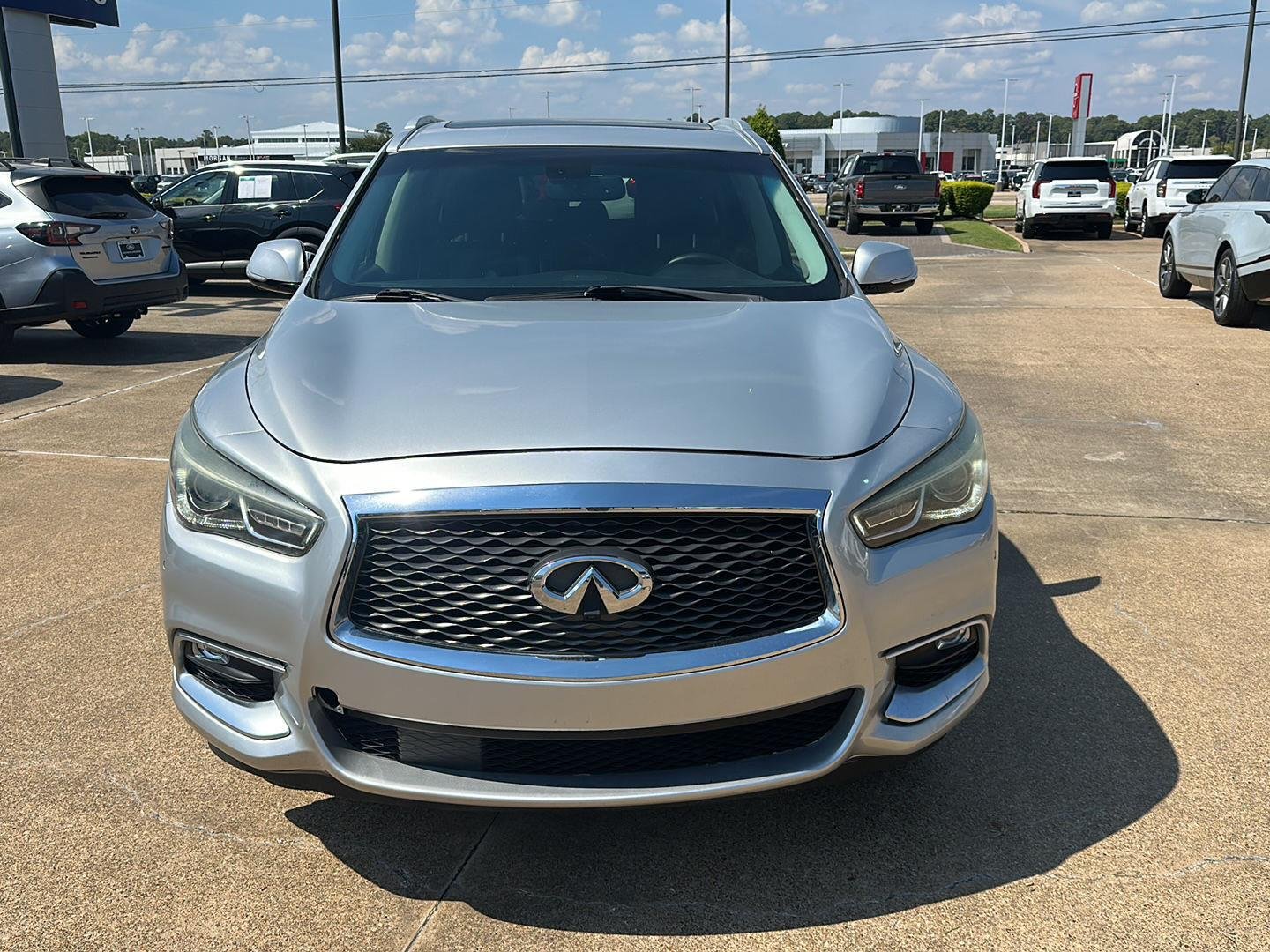 Used 2016 Liquid Platinum INFINITI  image 2