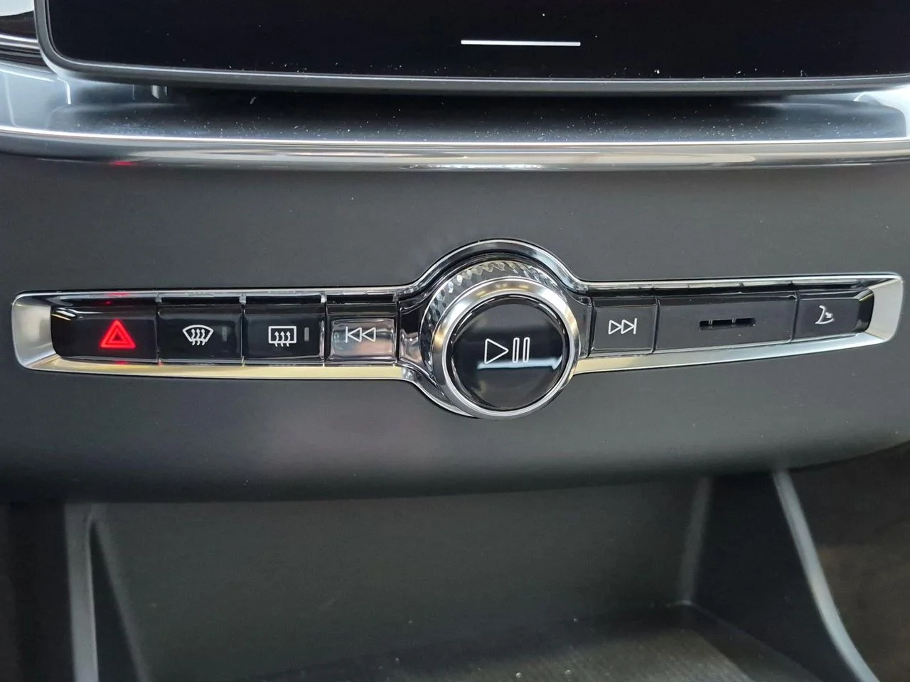 New 2027 DENIM BLUE Volvo Plus image 9