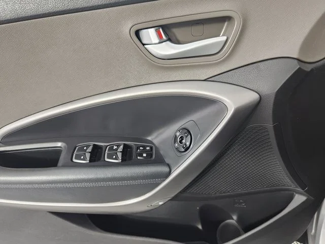 Used 2014 Silver Hyundai Base image 10