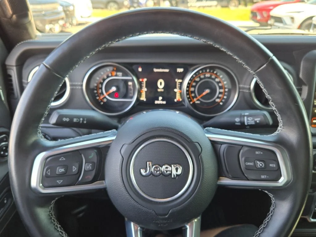 Used 2022 Gray Jeep Overland image 34