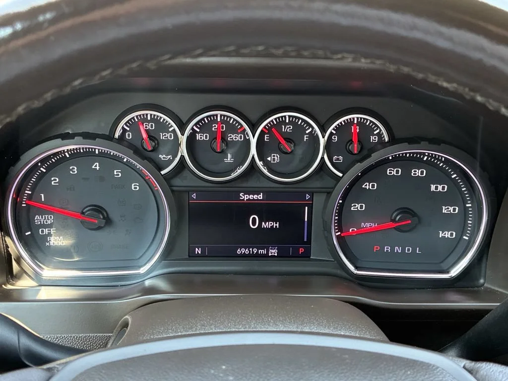 Used 2019 BLACK Chevrolet LT image 25