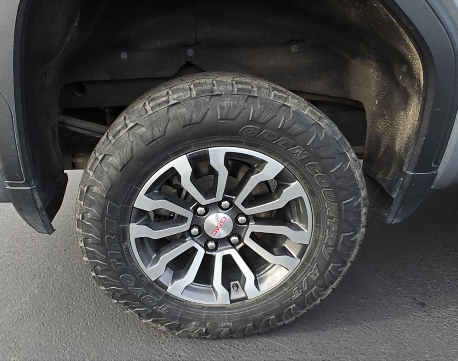Used 2023 STERLING METALLIC GMC AT4 image 24