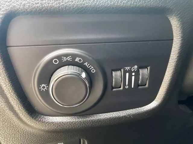 Used 2023 Black Jeep Altitude X image 24