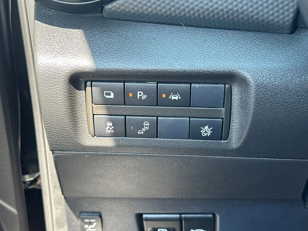 Used 2022 Gray Nissan S image 29