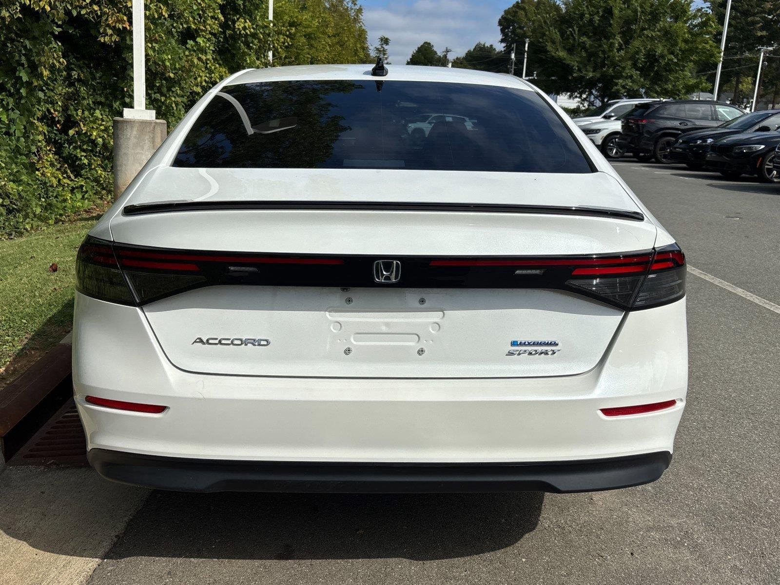 Used 2024 Platinum White Pearl Honda Sport image 4
