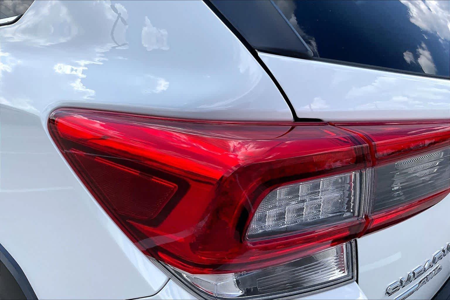 Used 2021 Crystal White Pearl Subaru Limited image 27