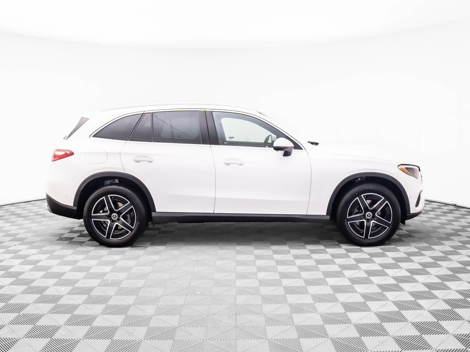 New 2026 White Mercedes-Benz GLC 300 image 6