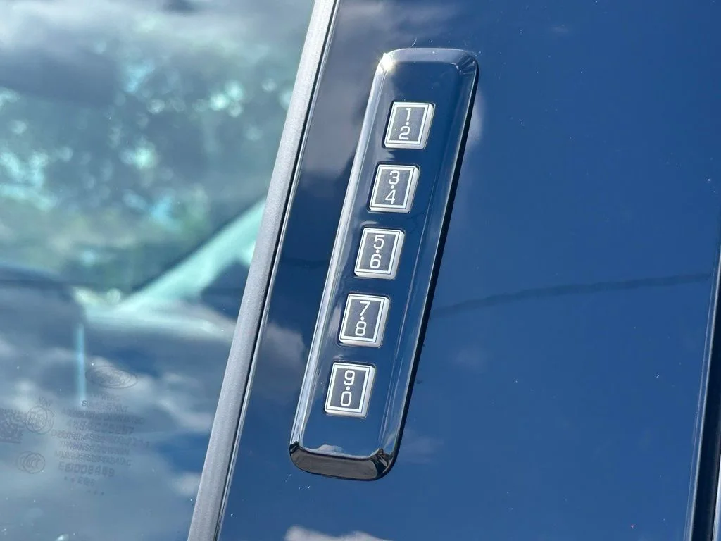 New 2026 Avalanche Ford Lariat image 16