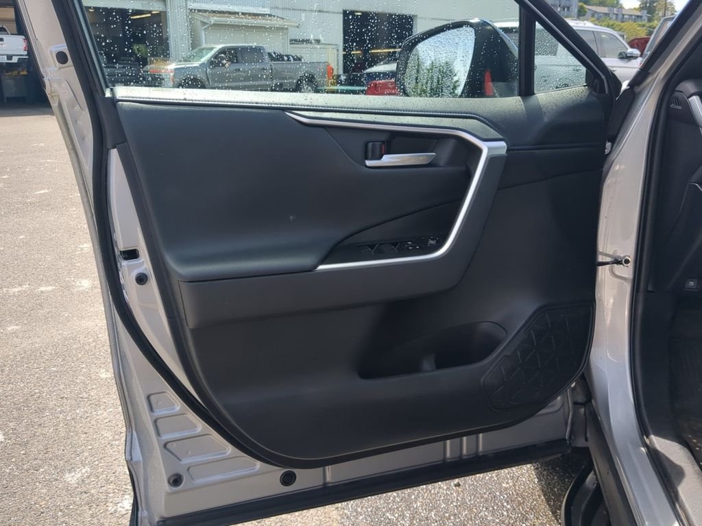 Used 2019 Silver Sky Metallic Toyota XSE image 13