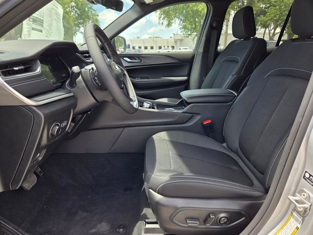 New 2026 Silver Zynith Exterior Paint Jeep Laredo image 13
