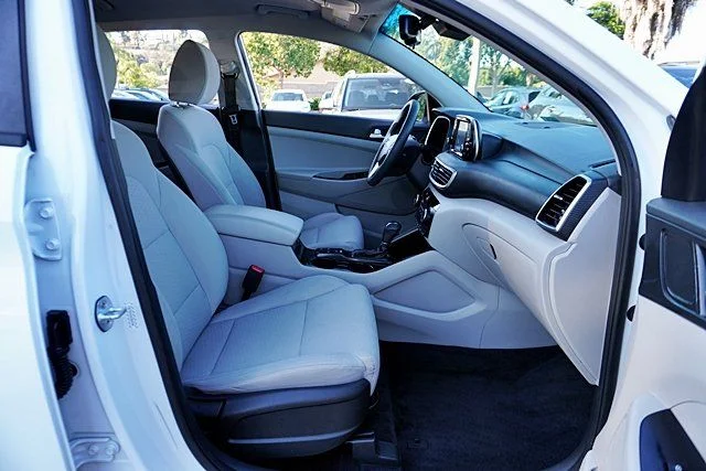 Used 2019 White Hyundai Value image 10