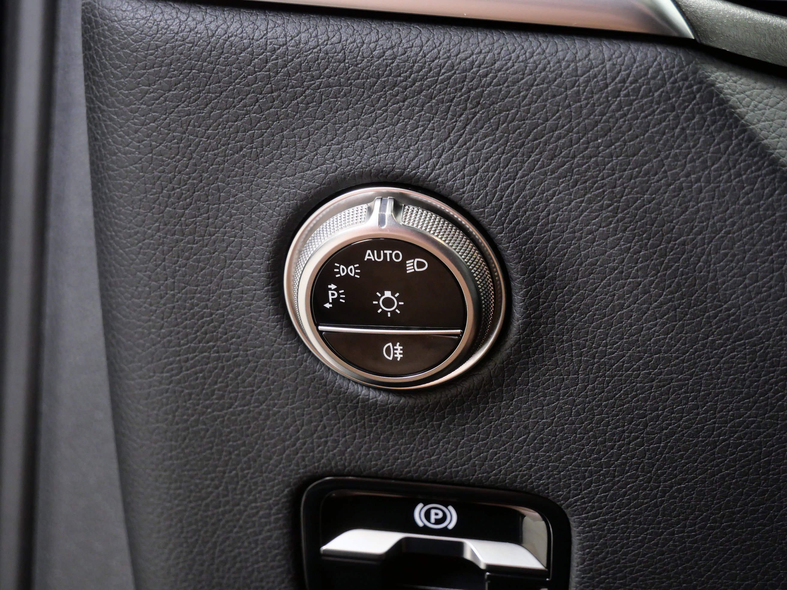 Certified Used 2026 Black Mercedes-Benz GLC 300 image 24