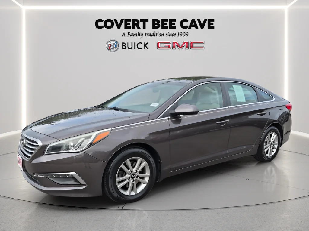 Used 2015 Brown Hyundai SE image 3