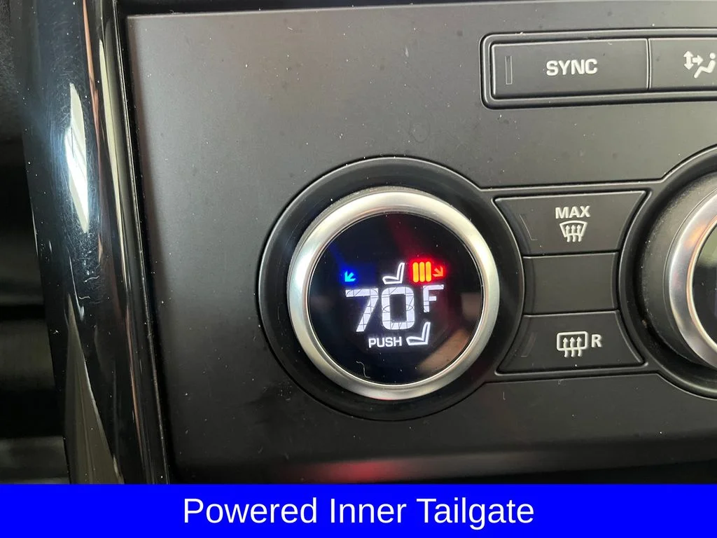 Used 2018 Black Land Rover SE image 8
