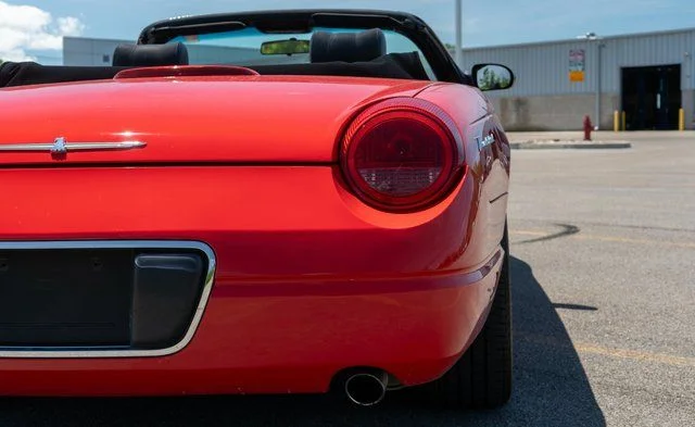 Used 2004 Red Ford Base image 14