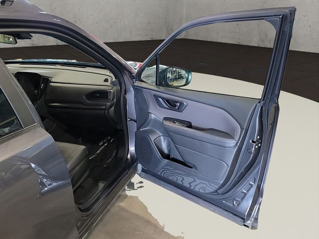 Used 2025 Gray Metallic Subaru Premium image 33