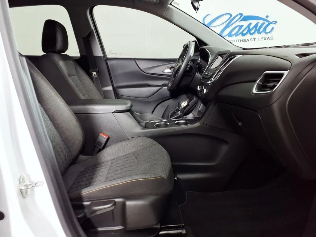 Used 2022 Summit White Chevrolet LT image 11