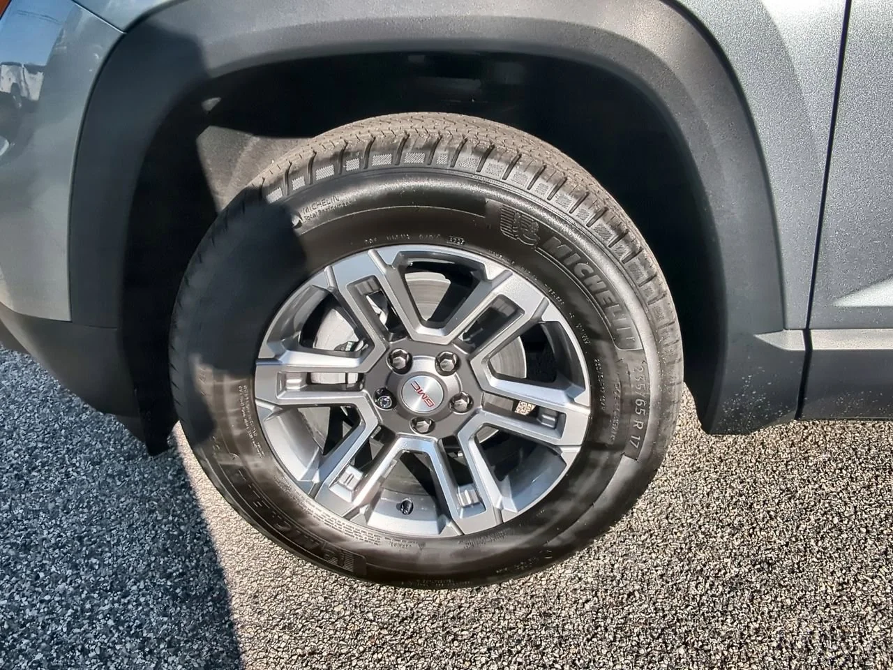 New 2026 Sterling Metallic GMC Elevation image 32